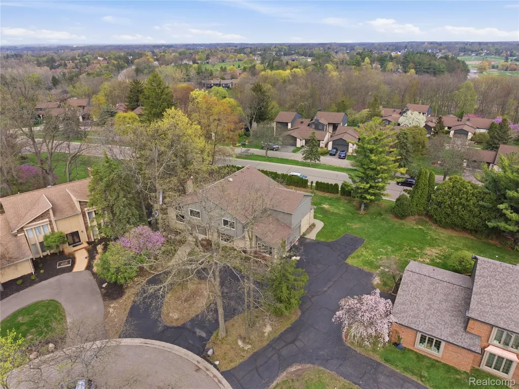 2084 Wabeek Hill Court West Bloomfield Charter Township MI 48302