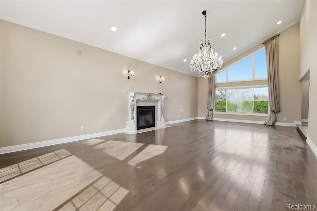 2084 Wabeek Hill Court West Bloomfield Charter Township MI 48302