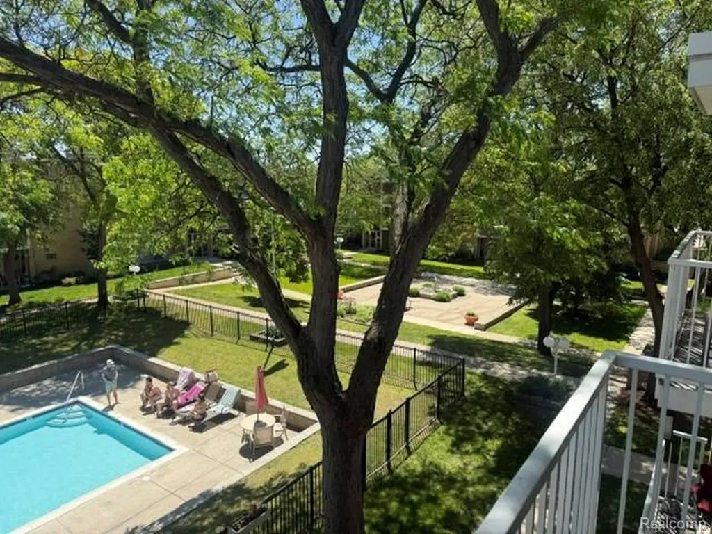4917 Crooks Road Royal Oak City MI 48073