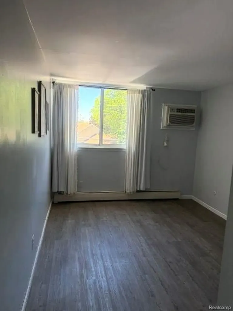 4917 Crooks Road Royal Oak City MI 48073