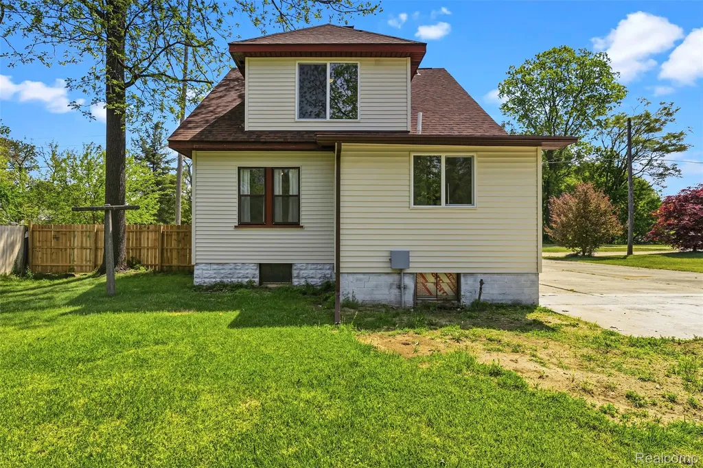 7489 Brock Way Street E Genesee Charter Township MI 48458