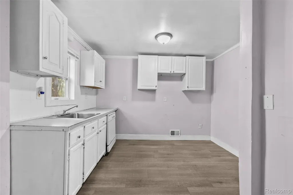 3605 Ash Street Inkster City MI 48141