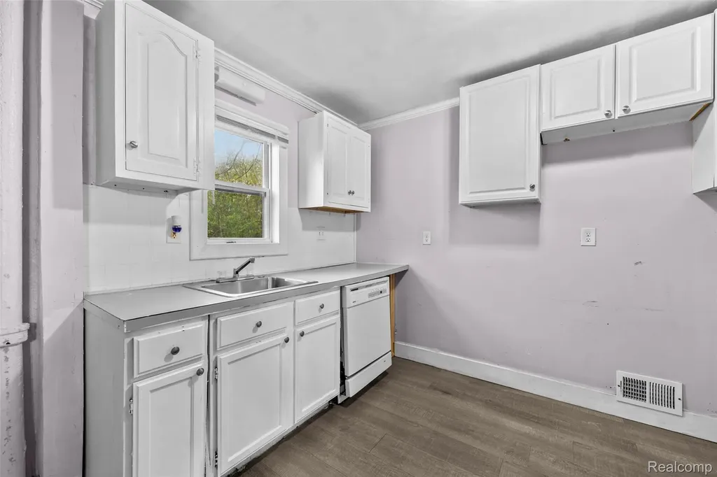 3605 Ash Street Inkster City MI 48141