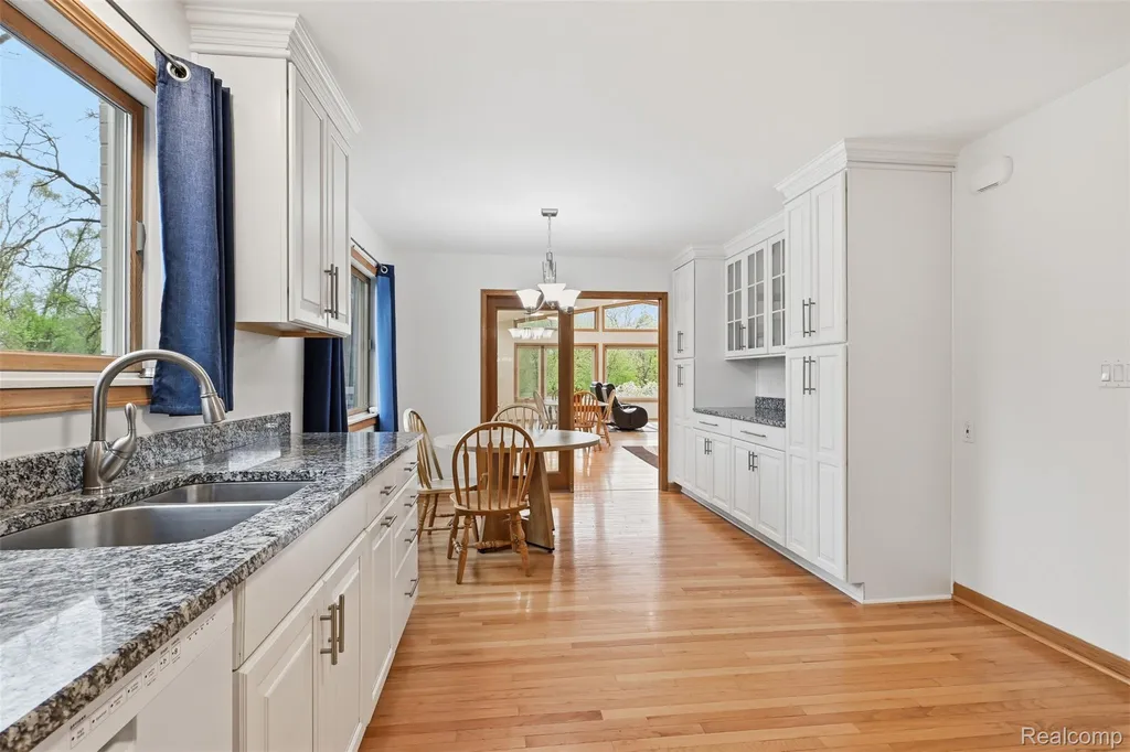 1700 Washington Road Rochester Hills City MI 48306