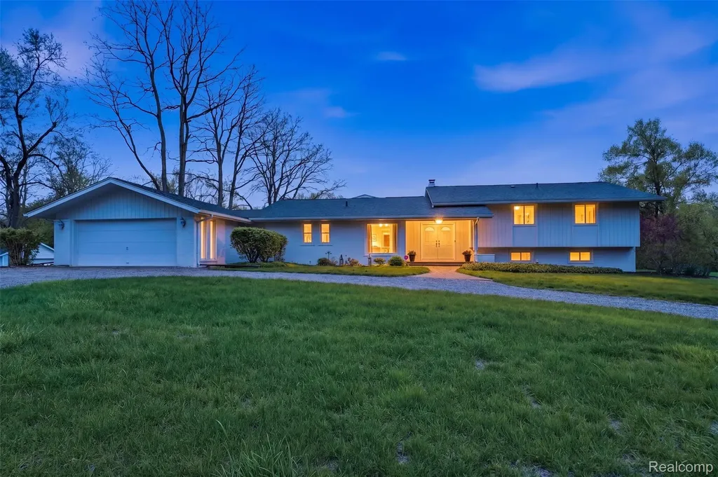 1700 Washington Road Rochester Hills City MI 48306