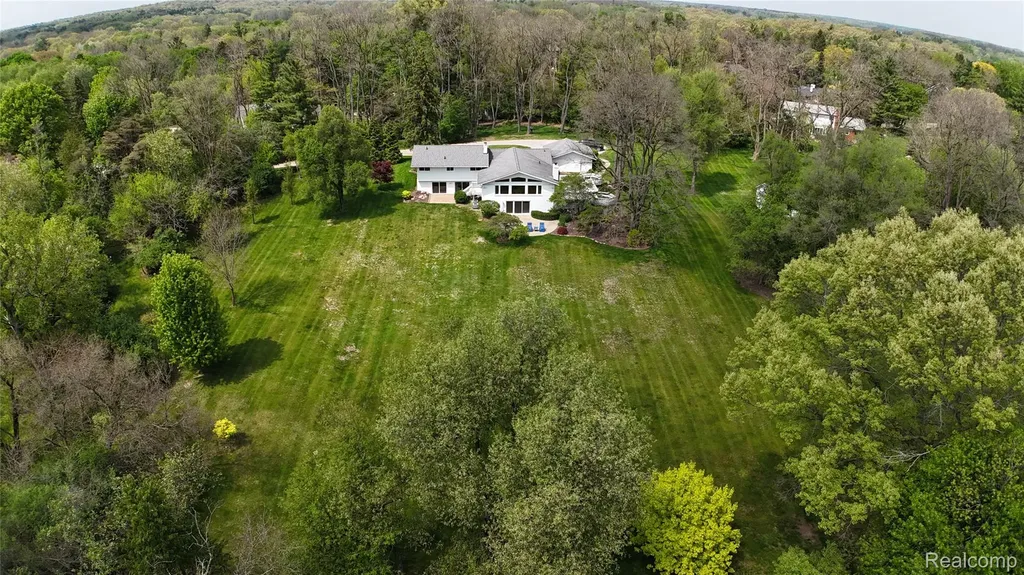 1700 Washington Road Rochester Hills City MI 48306