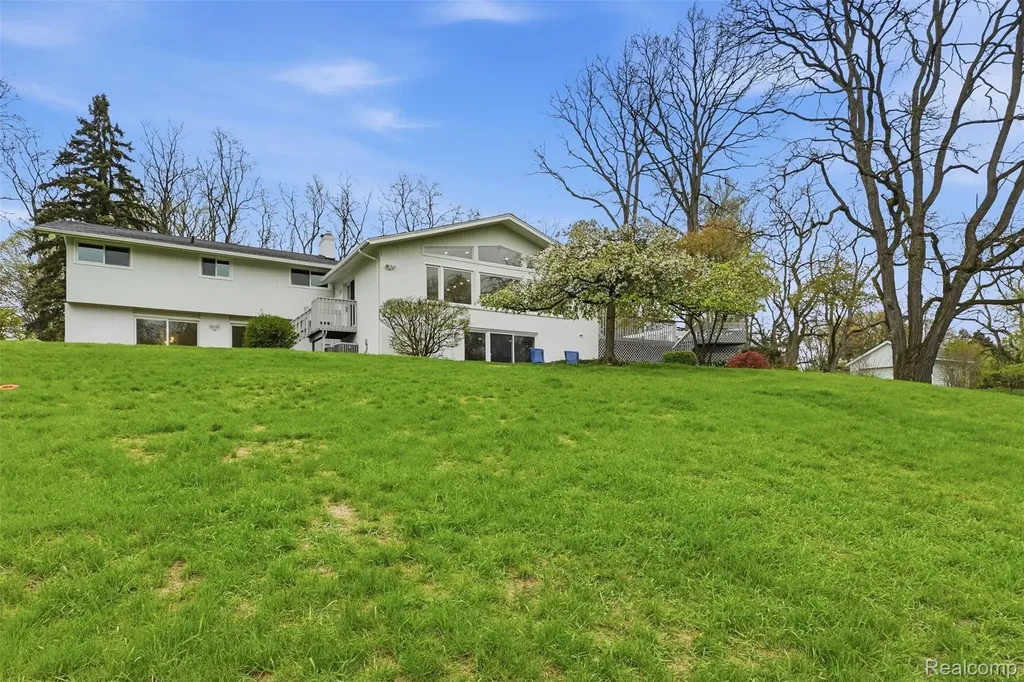 1700 Washington Road Rochester Hills City MI 48306