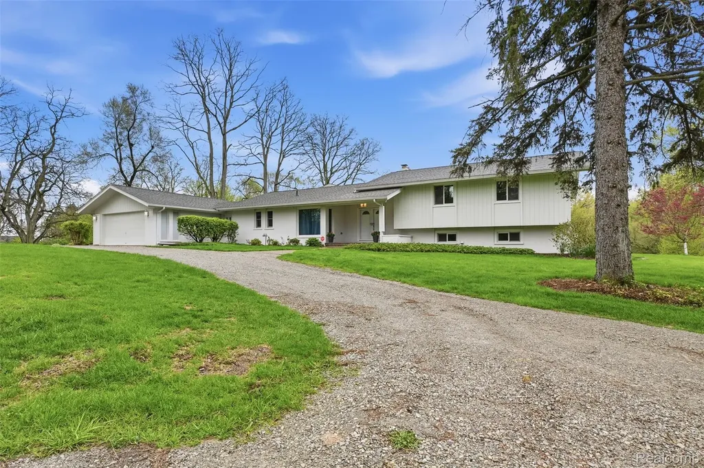1700 Washington Road Rochester Hills City MI 48306