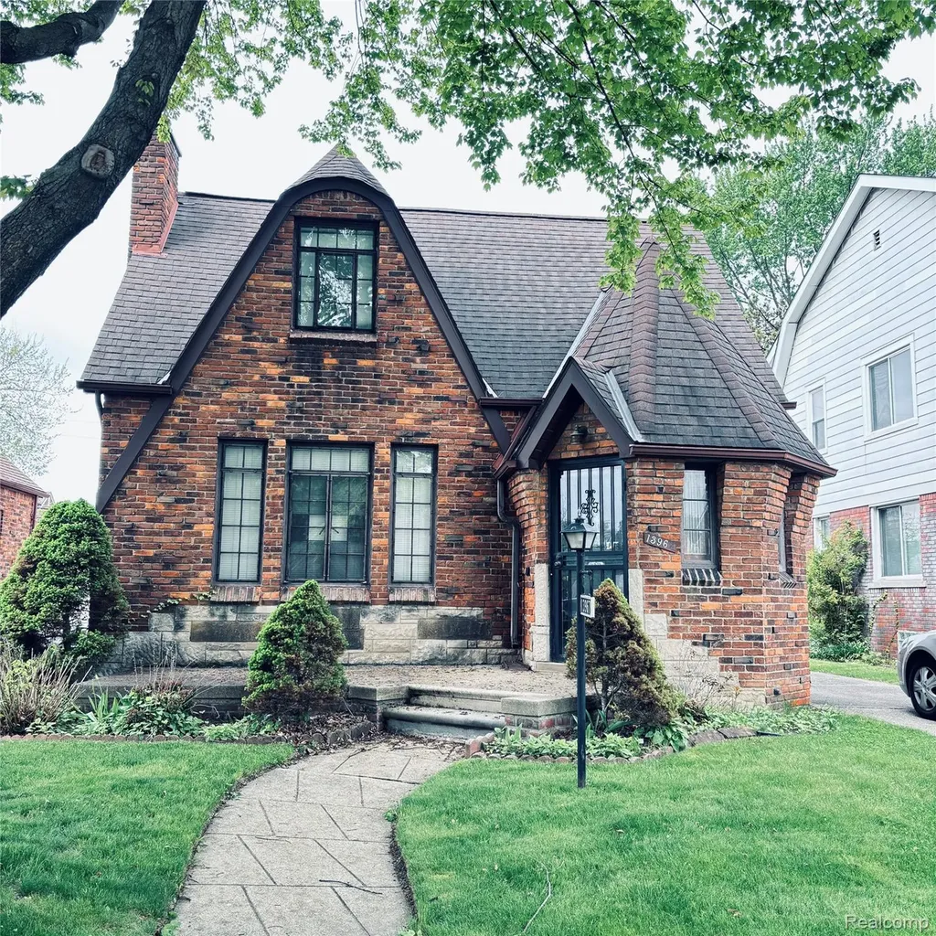 13967 Saint Marys Street Detroit City MI 48227