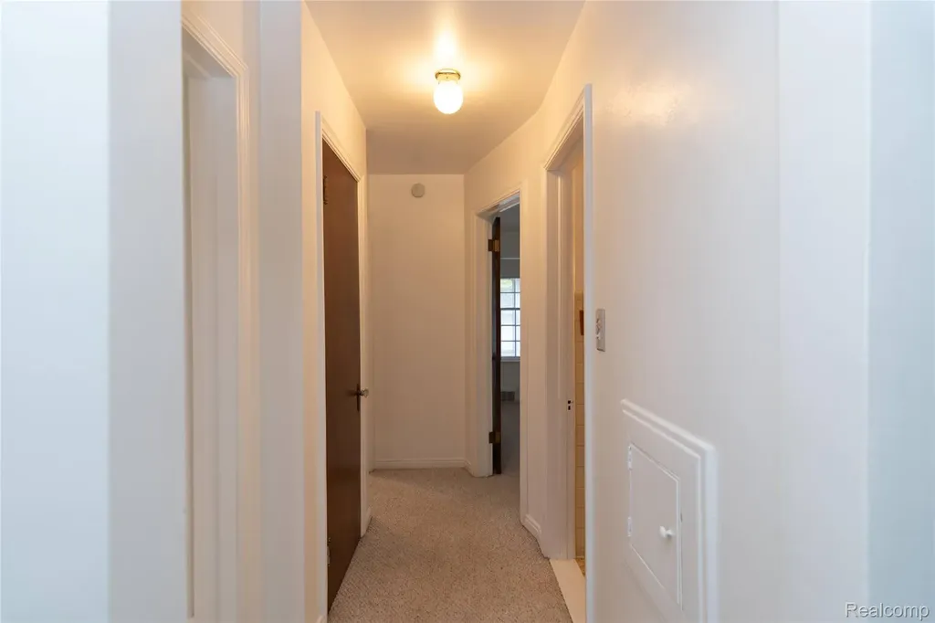 13113 Chestnut Street Southgate City MI 48195