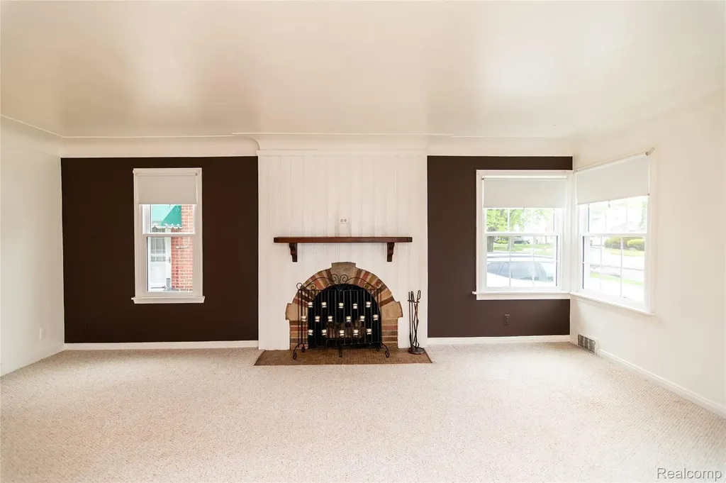 13113 Chestnut Street Southgate City MI 48195
