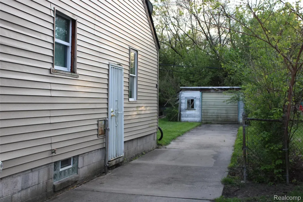 9337 Rutland Street Detroit City MI 48228