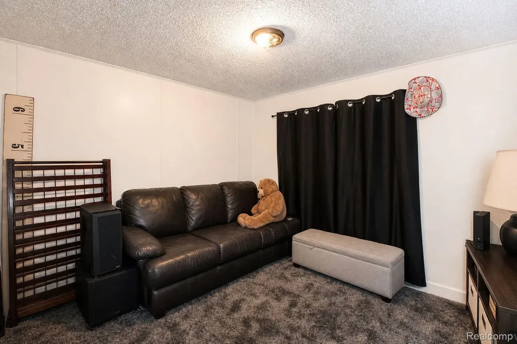 29193 Hazelwood Huron Charter Township MI 48134