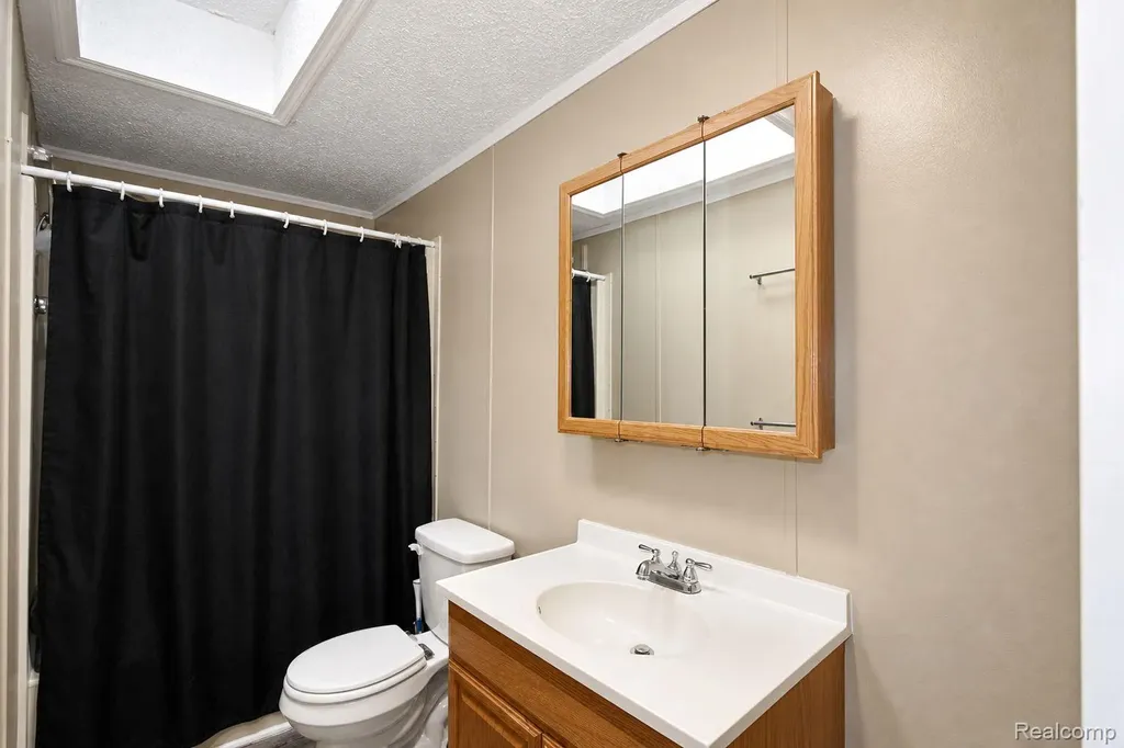 29193 Hazelwood Huron Charter Township MI 48134