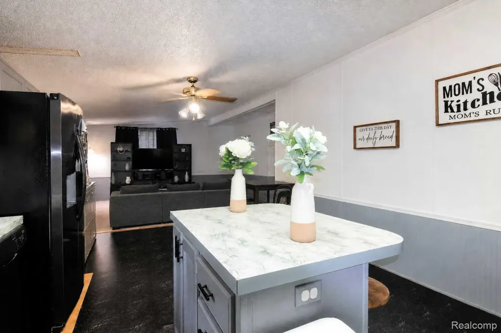 29193 Hazelwood Huron Charter Township MI 48134