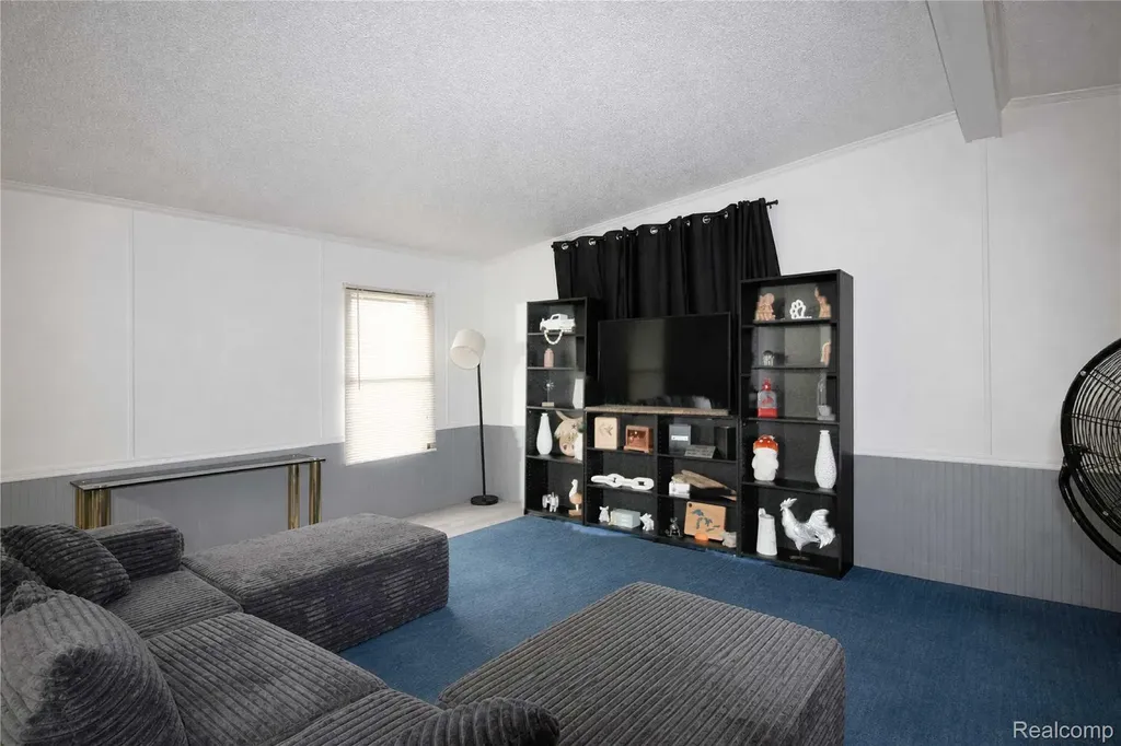 29193 Hazelwood Huron Charter Township MI 48134