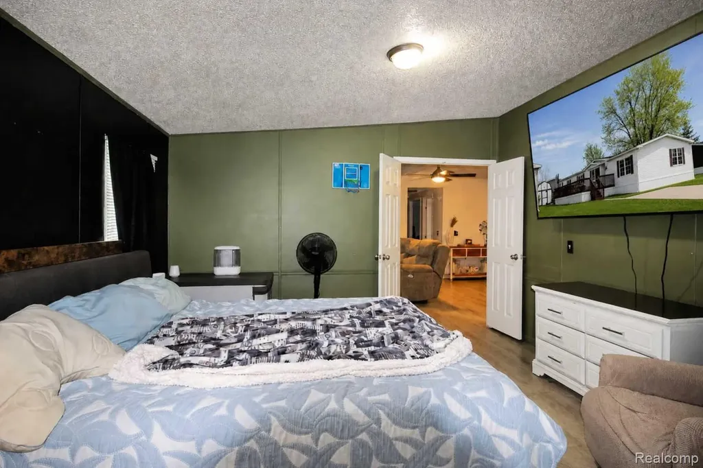 29193 Hazelwood Huron Charter Township MI 48134