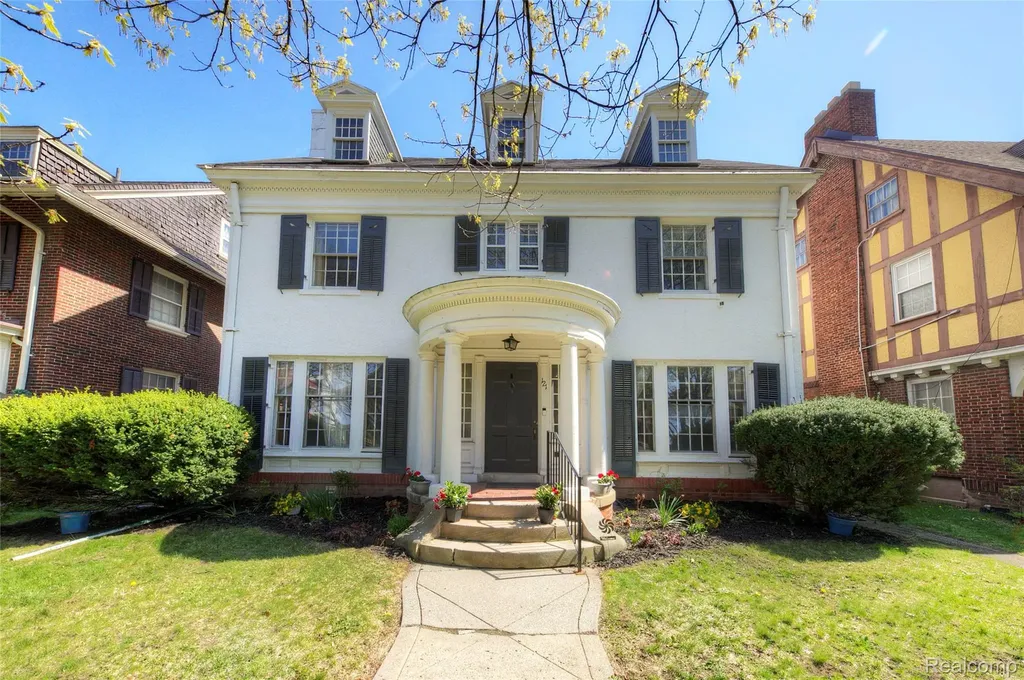 121 Longfellow Street Detroit City MI 48202