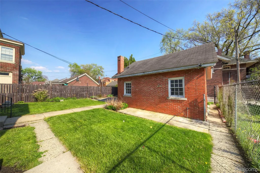 121 Longfellow Street Detroit City MI 48202