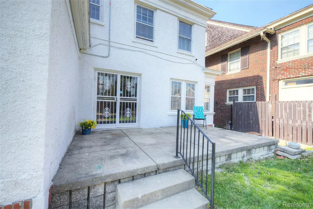 121 Longfellow Street Detroit City MI 48202