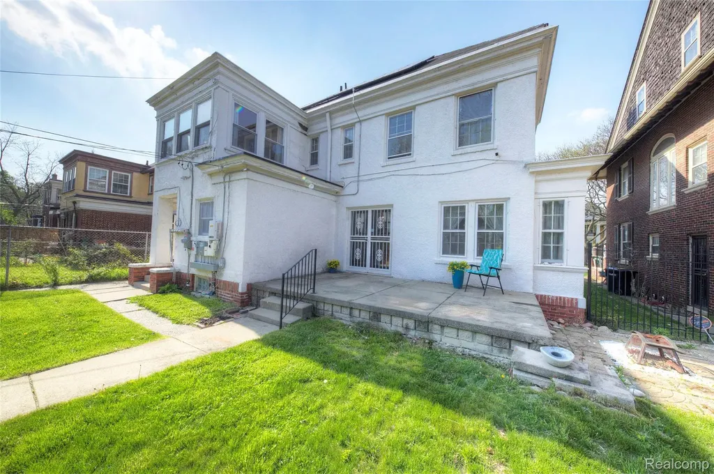 121 Longfellow Street Detroit City MI 48202