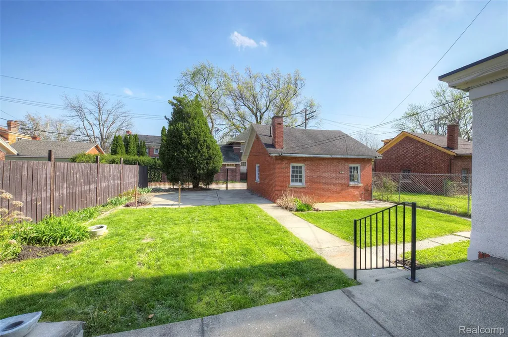 121 Longfellow Street Detroit City MI 48202