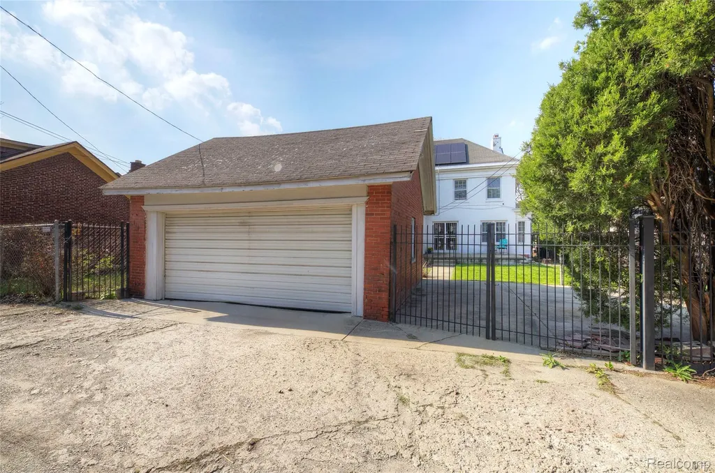 121 Longfellow Street Detroit City MI 48202