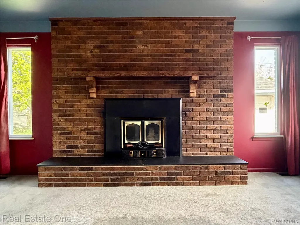 6251 N Charlesworth Street Dearborn Heights City MI 48127