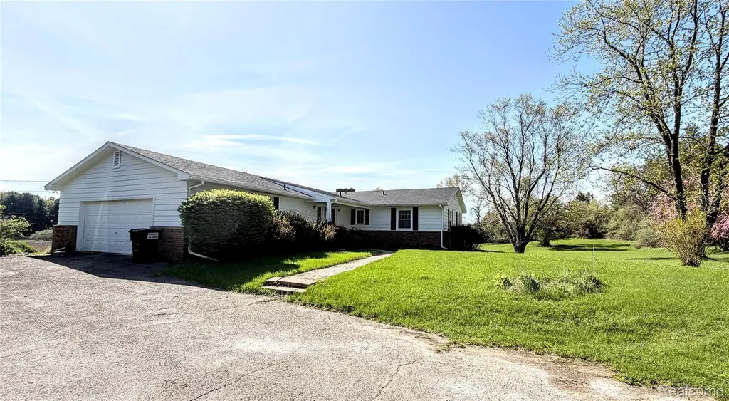 8079 Farley Road Putnam Township MI 48169