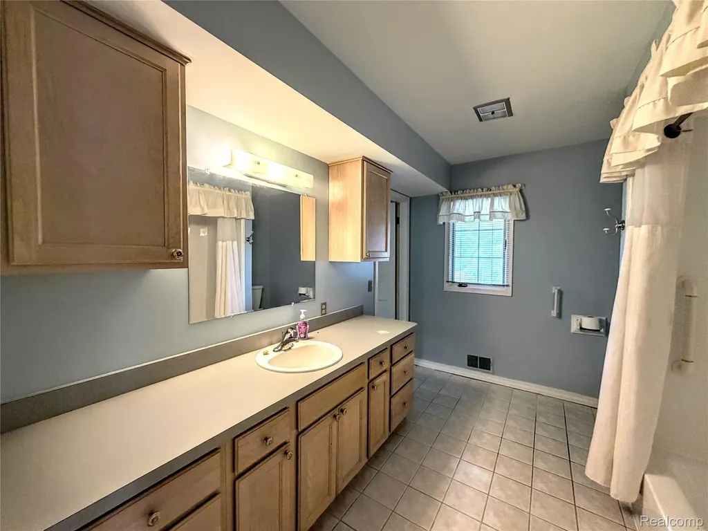 8079 Farley Road Putnam Township MI 48169