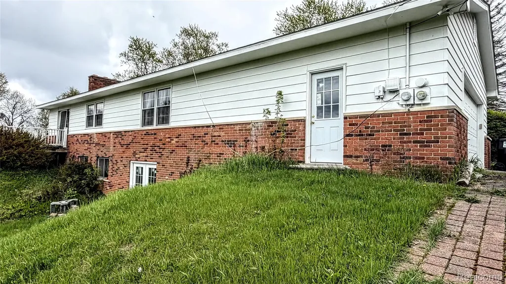 8079 Farley Road Putnam Township MI 48169