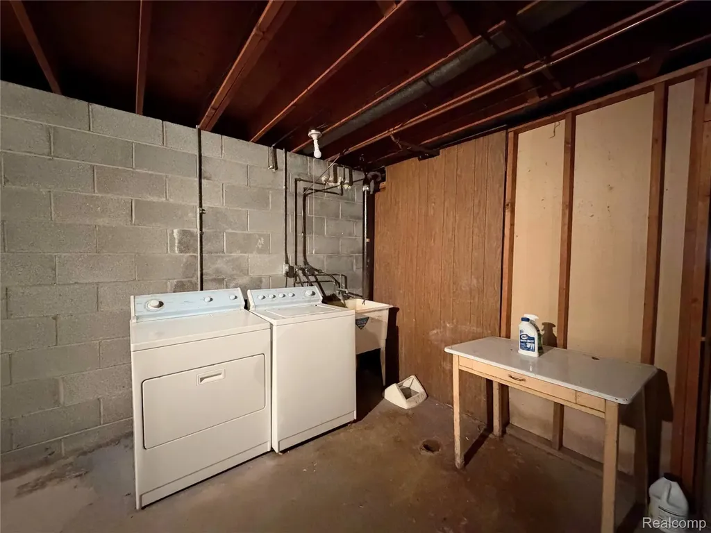 8079 Farley Road Putnam Township MI 48169