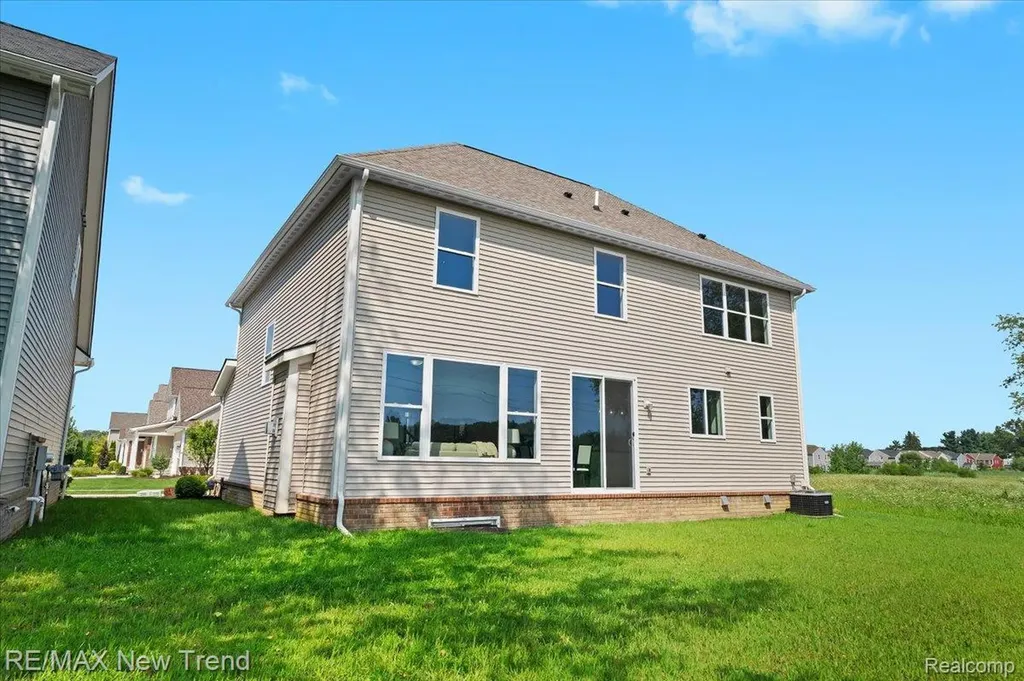 2406 Madison Street Wixom City MI 48393