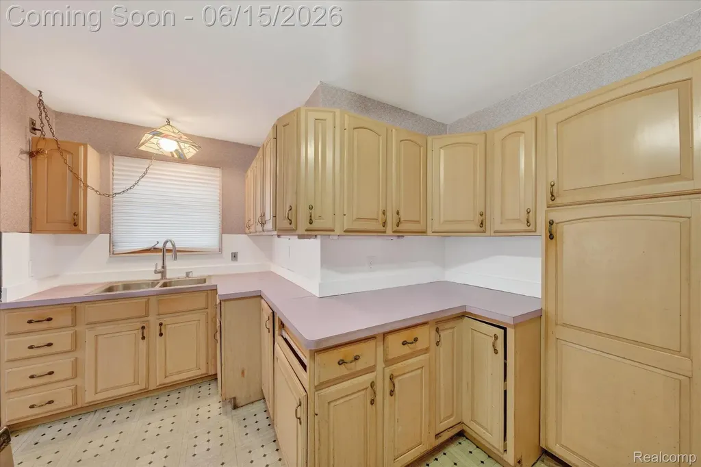 19921 Warrington Drive Detroit City MI 48221