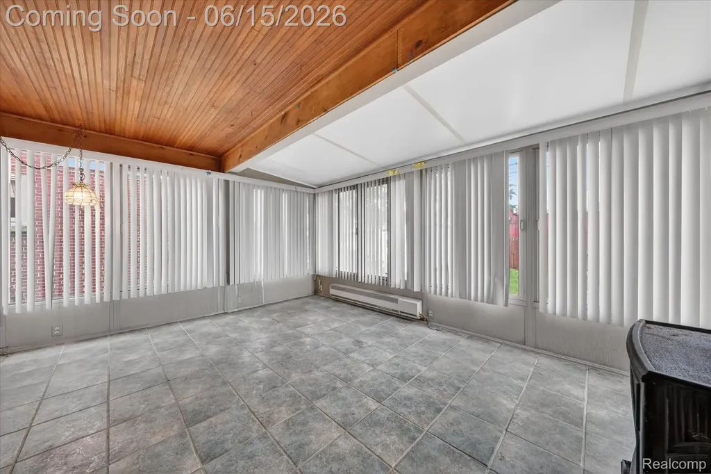 19921 Warrington Drive Detroit City MI 48221