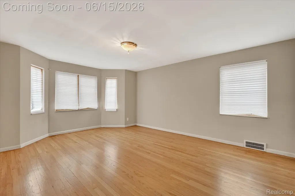 19921 Warrington Drive Detroit City MI 48221