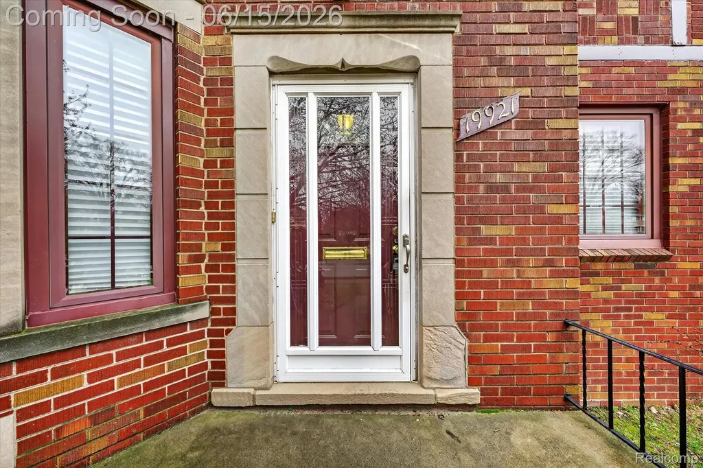 19921 Warrington Drive Detroit City MI 48221
