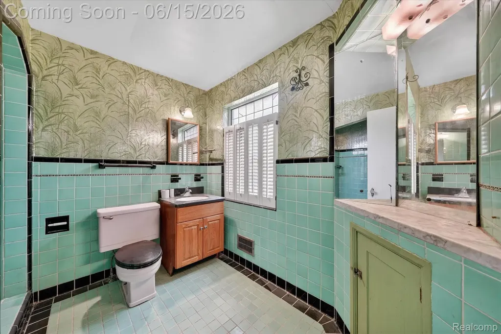 19921 Warrington Drive Detroit City MI 48221