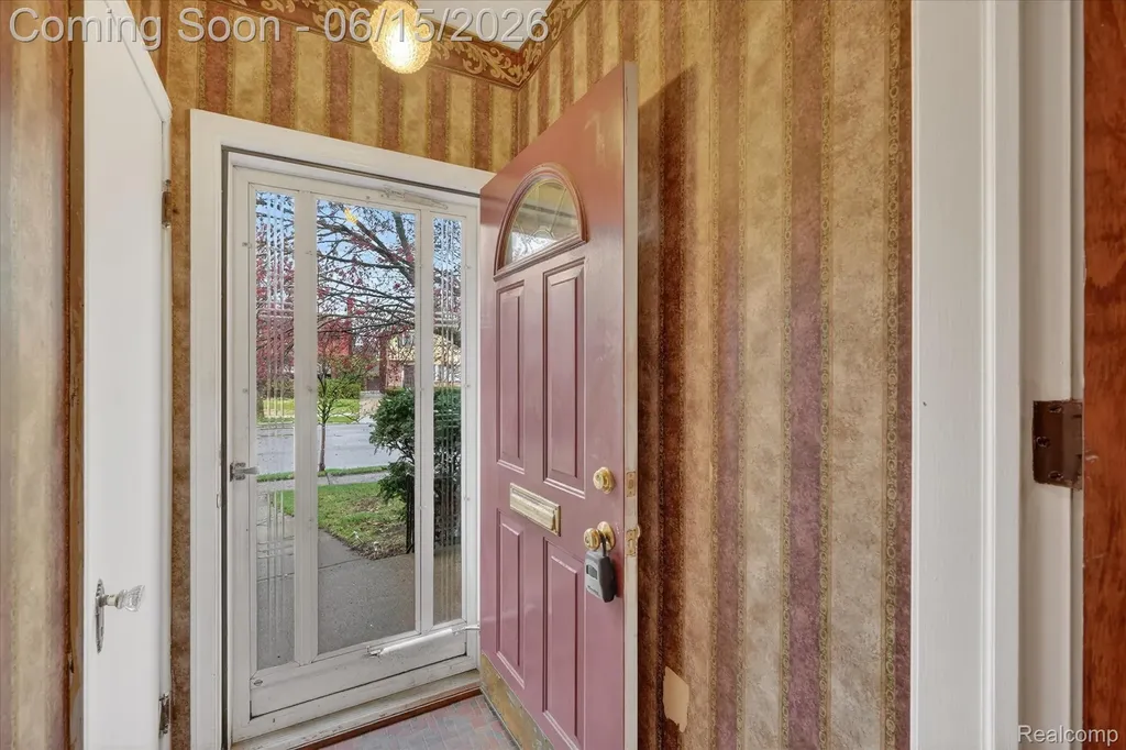 19921 Warrington Drive Detroit City MI 48221