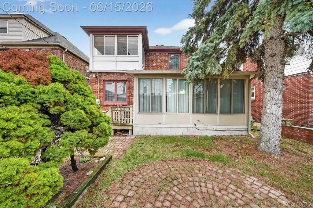 19921 Warrington Drive Detroit City MI 48221