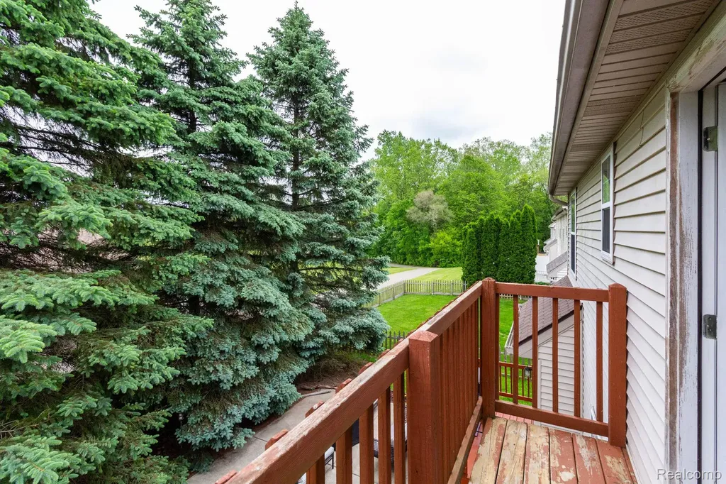 6075 Davison Road Burton City MI 48509