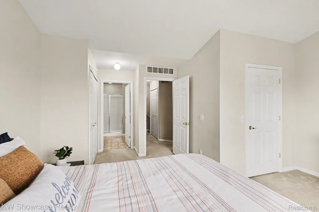 9519 Lakeside Drive Ypsilanti Charter Township MI 48197