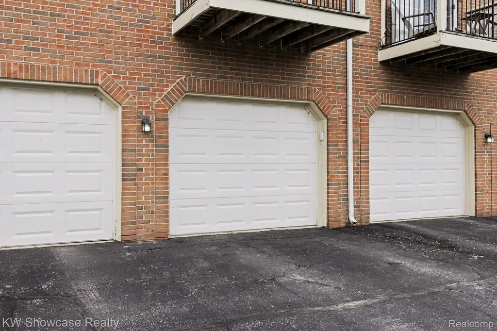 9519 Lakeside Drive Ypsilanti Charter Township MI 48197