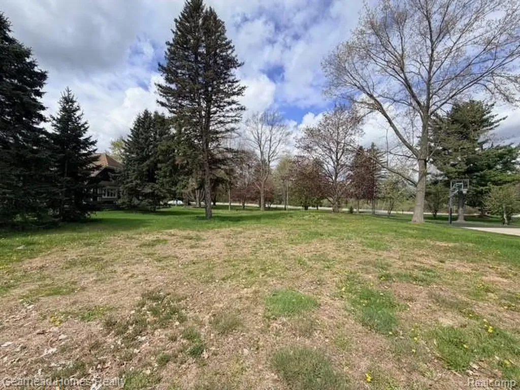 Vl Sashabaw Road Independence Charter Township MI 48348