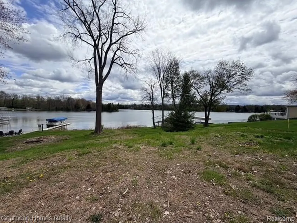 Vl Sashabaw Road Independence Charter Township MI 48348