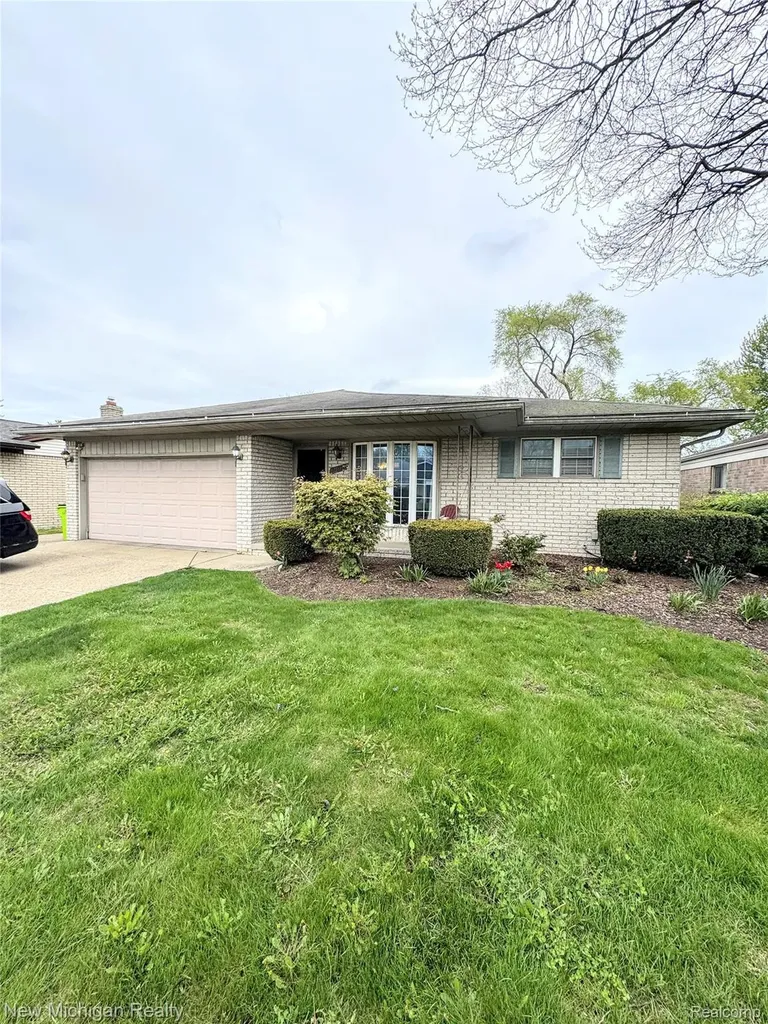 31090 Mc Namee Fraser City MI 48026