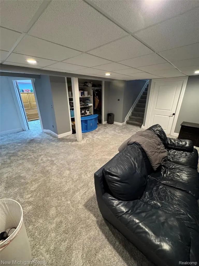 31090 Mc Namee Fraser City MI 48026