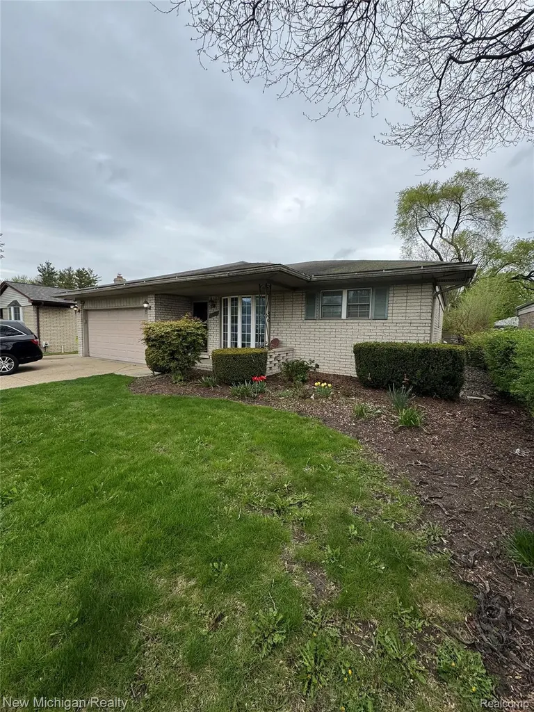 31090 Mc Namee Fraser City MI 48026