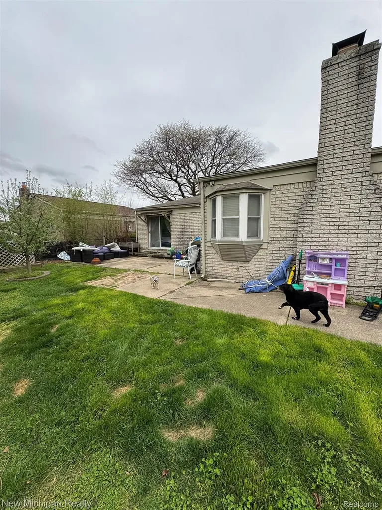 31090 Mc Namee Fraser City MI 48026