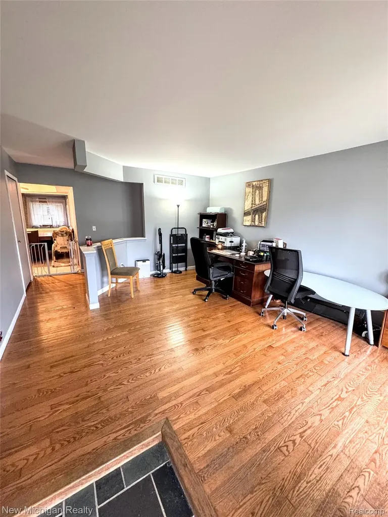 31090 Mc Namee Fraser City MI 48026